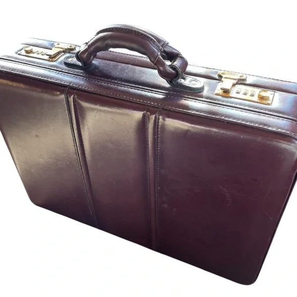 Vintage genuine Leather Briefcase old school Brown has lock hard case - Picture 1 of 10